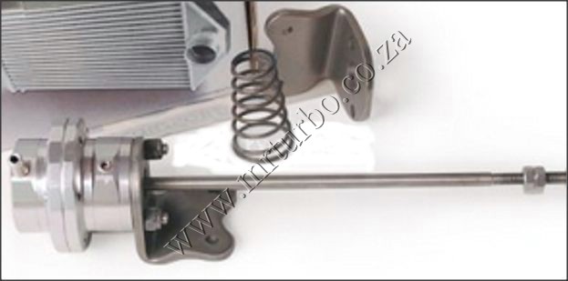 AC003